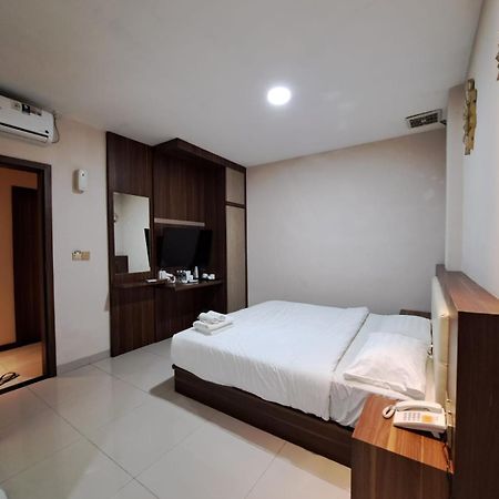 Hotel Morena Batam Экстерьер фото
