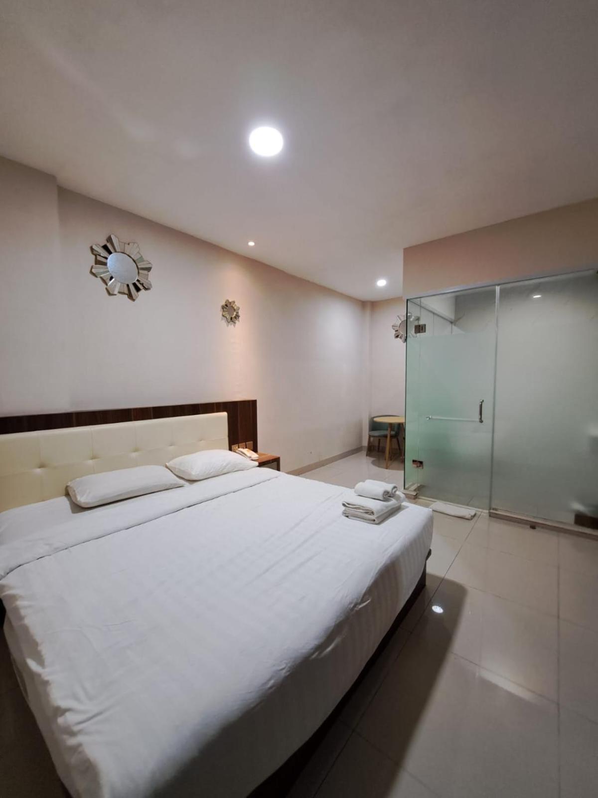 Hotel Morena Batam Экстерьер фото